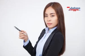 6 cara gampang belajar Bahasa Inggris pasti membuat kamu Lebih Cepat dalam memahami dan menggunakan Bahasa Inggris. Sebagai bahasa kedua, tentu mempelajari Bahasa Inggris sangat menantang. Tetapi saat kamu mulai sedikit memahaminya, kamu akan ketagihan untuk terus belajar mengasah kemampuan kamu. Lalu apa sih 6 Cara Paling Simple belajar Bahasa Inggris?